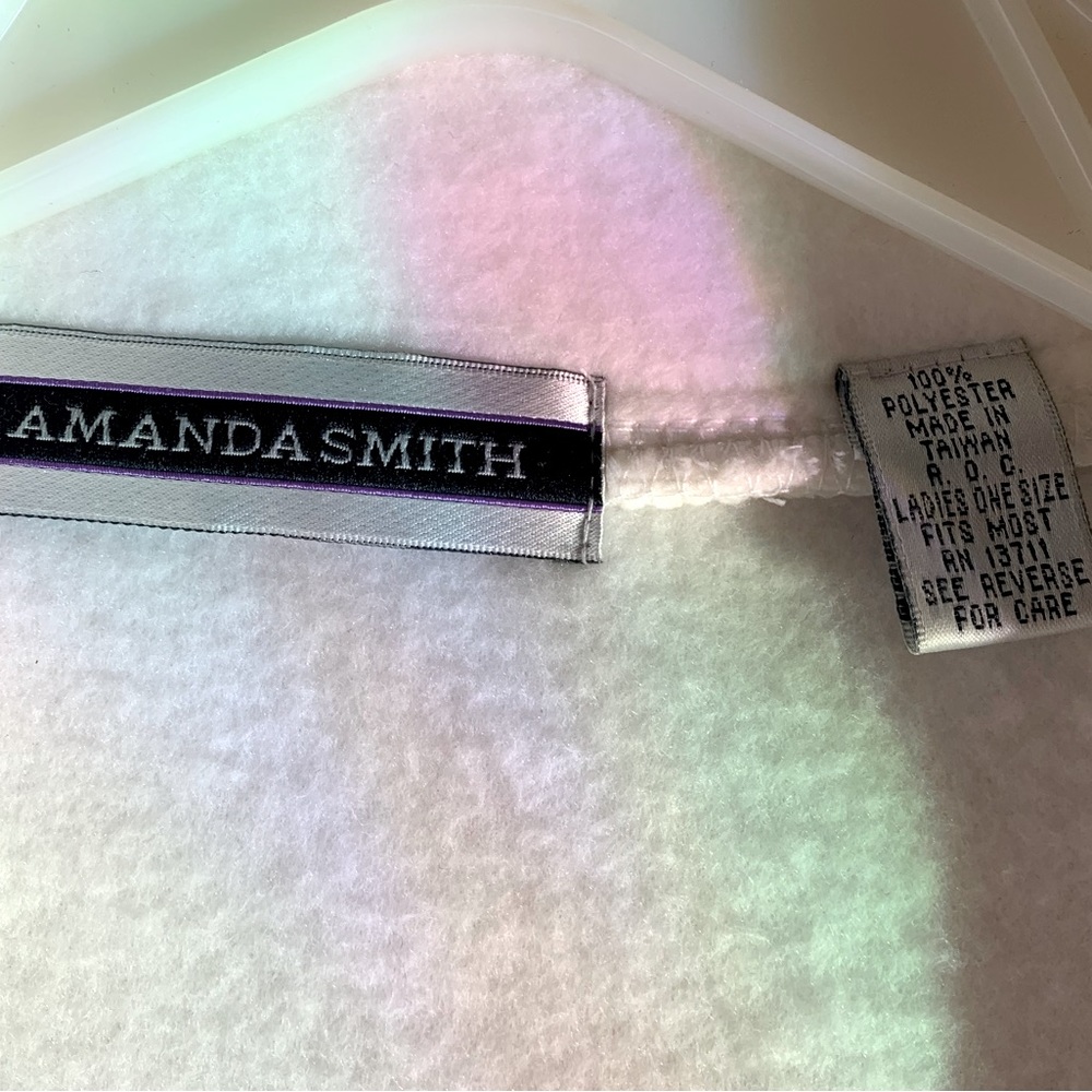 Amanda Smith Winter White Cape. 100% Polyester. Bought at Macy’s. New No tags - Picture 4 of 6